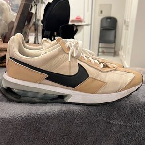 Nike Air Max Pre-Day - women’s 10